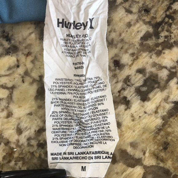 Size M 27 X 2 Hurley Womens Shorts UPF 50+ Stretchy Blue Tan Beach Gym Pilates - Picture 3 of 11